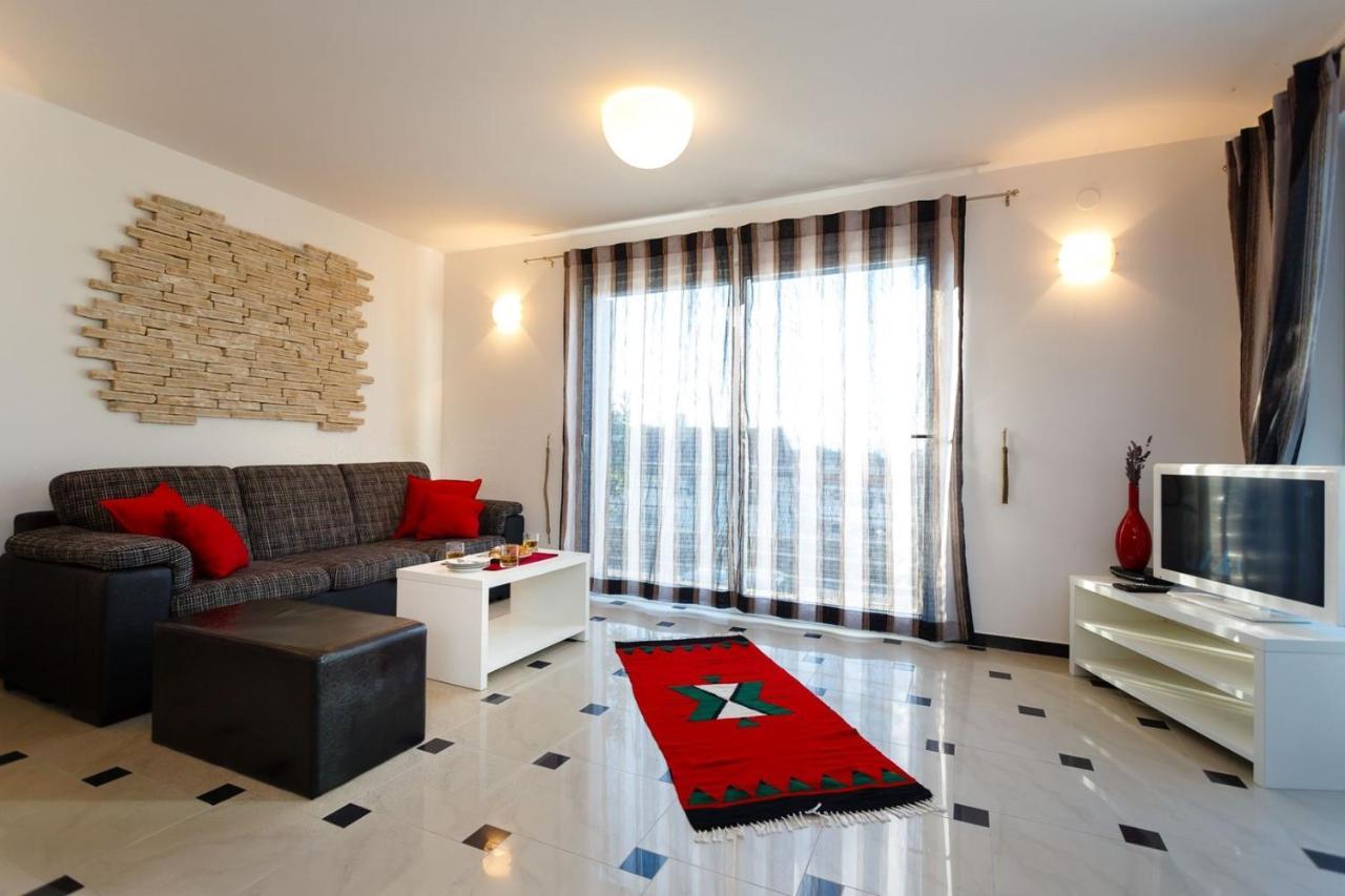 Apartments Adria Malinska Dış mekan fotoğraf